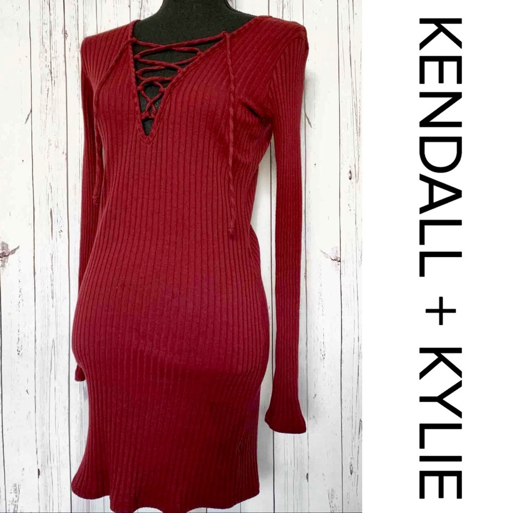 🌹 Kendall & Kylie (S) Lace Up Maroon Dress